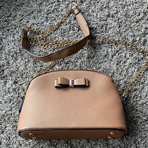 Chic Tan Bow Crossbody Bag